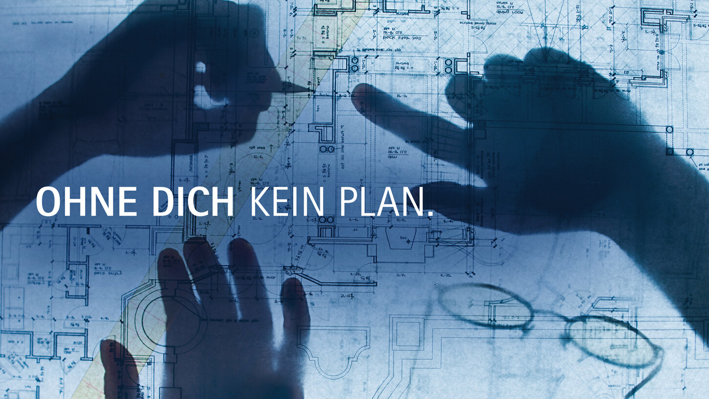 Hände sind auf einem transparenten Bauplan oder änhlichem zu sehen 